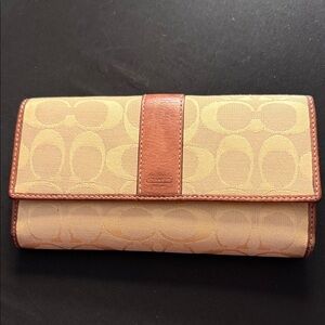 COACH Hamptons Canvas Trifold Wallet in Yellow Brown Leather RARE🔥Color & Style